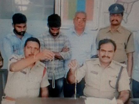 దొంగలే ఖంగుతిన్నారు: పోలీసులనే మోసగించబోయింది, ఇదో వెరైటీ క్రైమ్ స్టోరీ