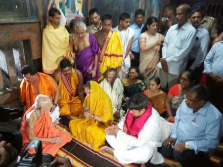 ఉడిపి, కోల్లూరులో రాజస్థాన్ సీఎం ప్రత్యేక పూజలు, చండీయాగం, కర్ణాటక నాయకులతో భేటీ !