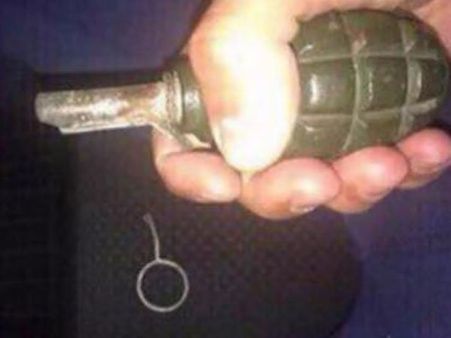 ఇది కిల్ఫీనే: గ్రనెడ్ పిన్ తీసి సెల్పీ, ప్రాణాలు పొగొట్టుకున్నాడు