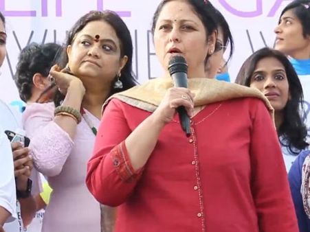 ఎమోషనల్ అయిన జయసుధ : మీకు తోడుగా వుంటాం