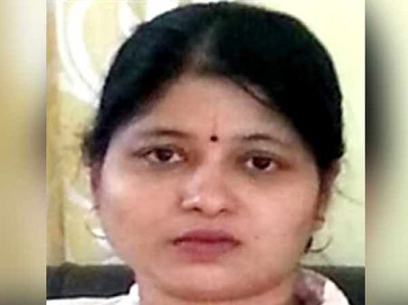 సంచలనం: జయలలిత తండ్రిని చంపింది ఆమె తల్లే?, వెలుగులోకి మరో కథనం..