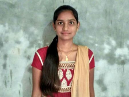 కిడ్నాప్ కలకలం: కారులో వచ్చారు.. తండ్రి పక్కనుండగానే కూతుర్ని ఎత్తుకెళ్లారు!