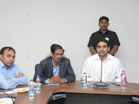 జపాన్‌ సంస్థ కుమి ఉమి ప్రతినిధులతో లోకేశ్‌ భేటీ...అమరావతిలో పెట్టుబడుల విషయమై వివరణ