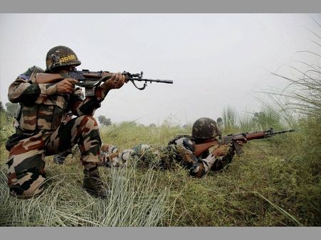 ప్రతీకారం: భారత ఆర్మీ కాల్పులు, ముగ్గురు పాక్ జవాన్లు హతం