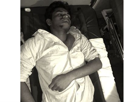 నారాయణ ఐ ఐ టీ లో ఉరి వేసుకుని విద్యార్థి ఆత్మహత్య