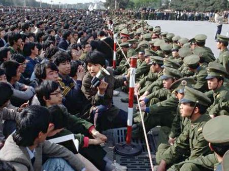 చైనా దురాగతం: ప్రజాస్వామ్యం కావాలన్నందుకు.. పది వేల మందిని చంపేశారు!