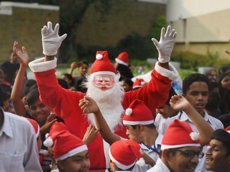 క్రిస్‌మస్ వేడుకలు జరుపుకోవద్దని అలీఘర్ క్రిస్టియన్ స్కూల్‌కు బెదిరింపులు