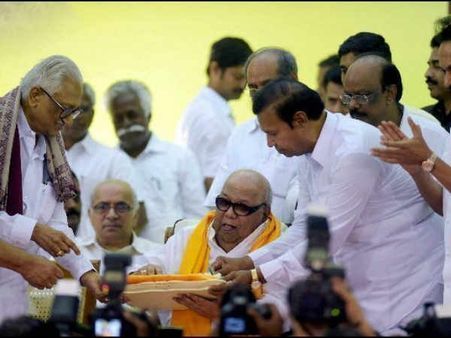 2జీ స్కాం తీర్పు: ఆర్ కే నగర్ ఉప ఎన్నికల్లో ట్విస్ట్, దినకరన్ కు రివర్స్, డీఎంకే !