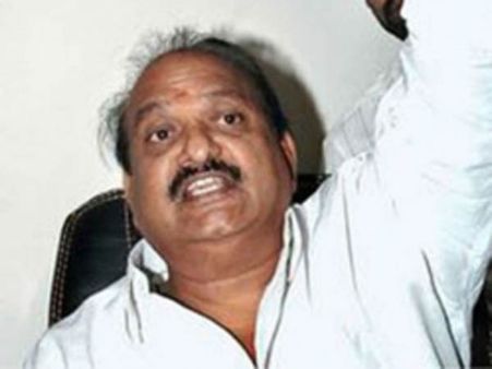 ‘నా అనుచరుడిని అరెస్టు చేస్తారా?’ పోలీస్ స్టేషన్లో ఎమ్మెల్యే జేసీ ప్రభాకర్‌రెడ్డి వీరంగం!