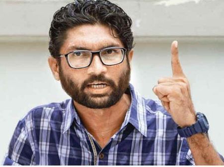 నాన్‌సెన్స్: గుజరాత్‌లో బీజేపీ గెలుపుపై జిగ్నేష్, అందుకే బీజేపీ ఎంపీ సంచలన వ్యాఖ్యలు!