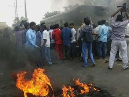 బాబుపై భగ్గుమన్న బీసీ సంఘాలు: 'కాపు'లకు రిజర్వేషన్లపై వ్యతిరేకత..