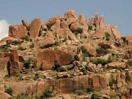 వారసులం మేమైతే....తవ్వడానికి మీరెవరు?...చెన్నంపల్లికోటలో కొత్త ట్విస్ట్