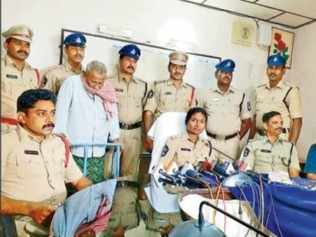 సెకండ్ షో వెళ్లొచ్చాకే.. అసలు ఆట స్టార్ట్: జాలిపడ్డా!.. అసలు విషయం తెలిసి షాక్ తిన్నారు