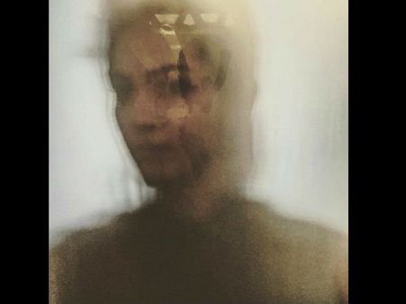 షాక్: స్నానం చేస్తోంటే గవర్నర్ చూశారు, ఖండించిన రాజ్ భవన్