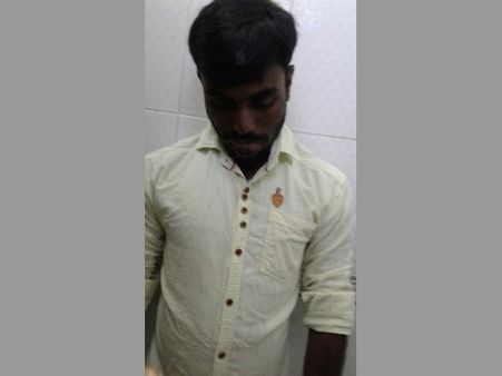 ఓయులో ఉద్రిక్తత, విద్యార్థి మృతి: నిరుద్యోగం కారణంగానేనా? రూ.50 లక్షలు డిమాండ్