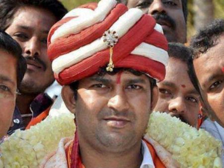 బీజేపీ ఎంపీ దూకుడు: హుణుసూరులో ఉద్రిక్తత.. నేడు బంద్‌కు బీజేపీ పిలుపు