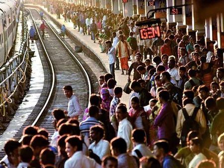 ఏపీఎస్ఆర్టీసీ, ప్రైవేట్ ట్రావెల్స్‌కు ‘సంక్రాంతి’ పండుగే: ప్రయాణికులకు అదనపు చార్జీల మోత