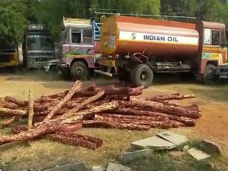 సరి కొత్త పంథాలో ఎర్రచందనం స్మగ్లింగ్....ఏడుగురు అరెస్ట్...రూ.కోటి విలువైన దుంగలు స్వాధీనం