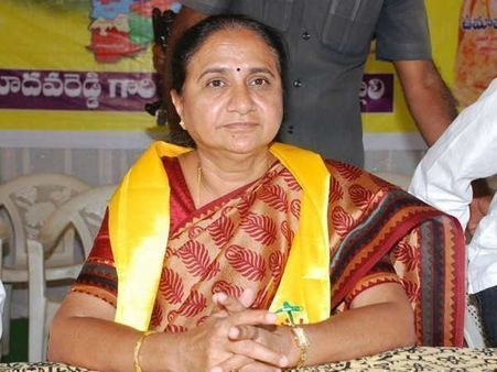 చంద్రబాబూ! ఇదీ పరిస్థితి, అర్థం చేసుకోండి: టీడీపీకి ఉమామాధవరెడ్డి రాజీనామా