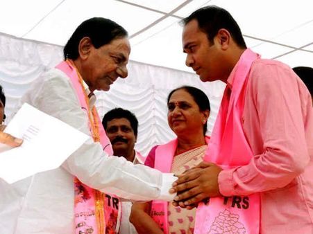 'అదీ ఉమామాధవ రెడ్డి సంస్కారం, రాజకీయాల్లో ఎప్పుడేం జరుగుతుందో'