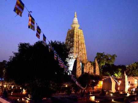 దలైలామాకు భద్రత: బుద్ధగయలో రెండు బాంబులు