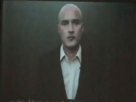 తల్లినీ, భార్యను బాగా చూశారు: వీడియో విడుదల చేసిన పాక్