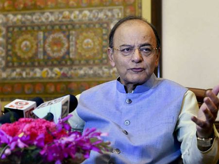 2018లో బడ్జెట్: ‘పెట్రో’ ఎక్సైజ్ భారం తగ్గించండి. చమురు గోల ఆర్థికశాఖకు పడుతుందా?