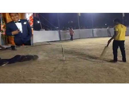 బంగారు తెలంగాణ క్రికెట్ టోర్నీలో విషాదం: బౌలింగ్ వేస్తూ క్రికెటర్ మృతి(వీడియో)