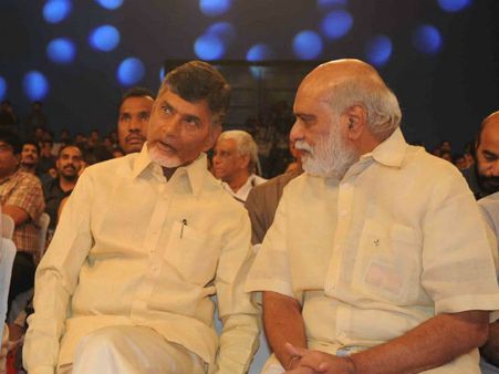 నా కోరిక: టీటీడీ చైర్మన్ రేసులో రాఘవేంద్రరావు, ఏమన్నారంటే, ఇరకాటంలో బాబు