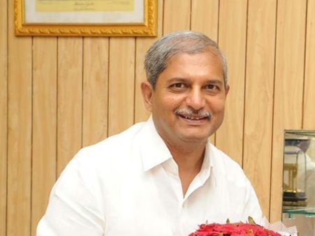 కేంద్రం ఆర్డర్ ఏకపక్షం: చెన్నమనేని రమేష్‌కు హైకోర్టులో ఊరట