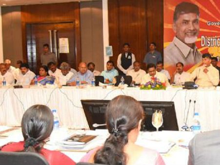 అధికారులకు;మర్యాదగా చెబుతుంటే..ఎక్కడం లేదు...బి కేర్ ఫుల్:సిఎం చంద్రబాబు