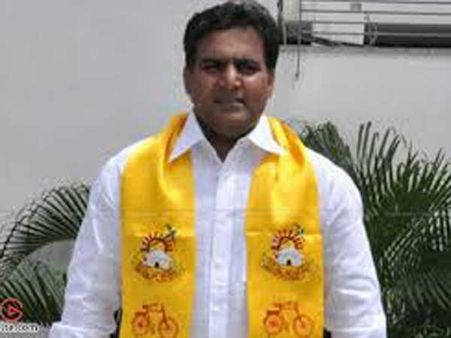 టిడిపి నుంచి సస్పెండ్...కట్ చేస్తే...సిఎం చంద్రబాబు సభలో ప్రత్యక్షం...ఎవరంటే?...