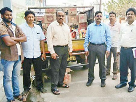 శ్రీకాకుళంలో డూప్లికేట్ సాస్‌,వెనిగర్‌ గుట్టు రట్టు; ఫిబ్రవరి తేదీతో ముందే తయారీ;ఆందోళన