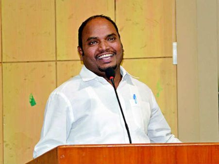 స్కైబాబపై బెజవాడ దాడి: 