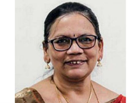 దుర్గగుడి ఈవోగా బాధ్యతలు స్వీకరించిన ఐఏఎస్ అధికారిణి పద్మ