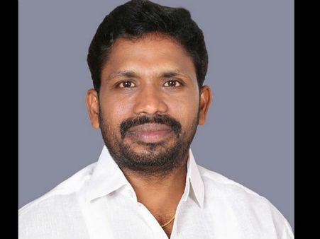 తెలంగాణ ఎస్సీ, ఎస్టీ కమిషన్ ఏర్పాటు: ఛైర్మన్‌గా ఎర్రోళ్ల