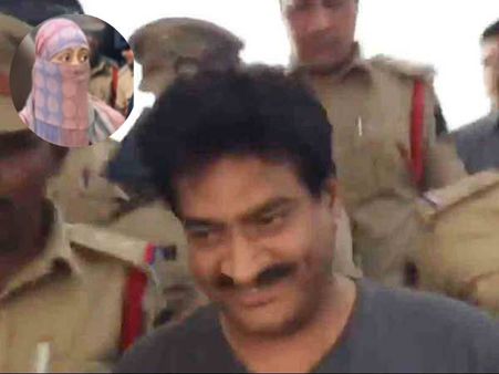 గజల్ శ్రీనివాస్‌కు మరో షాక్, వేటు: 'రాత్రి 10 తర్వాత గదిలోకి, కోరికలు తీర్చమని వేధింపు, గడియ పెట్టి'