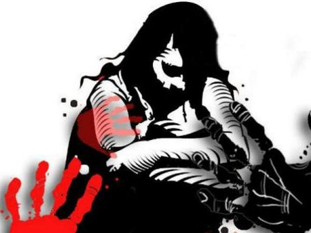దారుణం: 16 ఏళ్ల బాలికపై 9 నెలలుగా అత్యాచారం.. నిందితుల్లో ఇద్దరు పోలీసు అధికారులు!