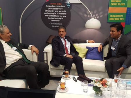 వరంగల్‌లో టెక్ మహీంద్రా సెంటర్: దావోస్‌లో పెట్టుబడుల వేటలో కేటీఆర్ బిజీ(పిక్చర్స్)