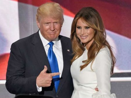 పోర్న్‌స్టార్ ఎఫెక్ట్: ట్రంప్ సంసారంలో నిప్పులు.. హోటల్‌కు వెళ్లిపోయిన మెలానియా!