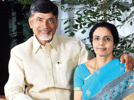 తిరుమలలో చంద్రబాబు కీలక ప్రకటనలు: 21 ఏళ్ల తర్వాత అక్కడకు, భువనేశ్వరి వల్లే అంటూ