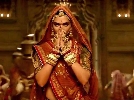 పద్మావత్ చిత్రానికి సుప్రీంలో ఊరట: రాజస్థాన్, మధ్యప్రదేశ్ రాష్ట్రాలకు చురకలు