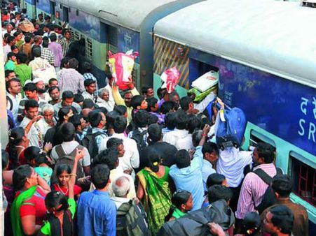 పొంగల్ స్పెషల్: కిక్కిరిసిన రైల్వే, బస్‌స్టేషన్లు.. సొంతూళ్లకు తరలి వెళ్లిన హైదరాబాదీలు