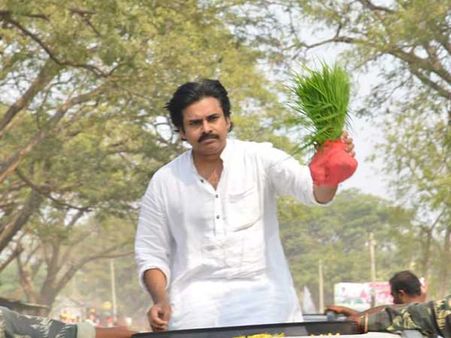 పవన్‌తో టీడీపీ ఎమ్మెల్యే గంటన్నరపాటు భేటీ, జైళ్లో పెట్టినా: బాబుకూ జనసేనాని ఝలక్!