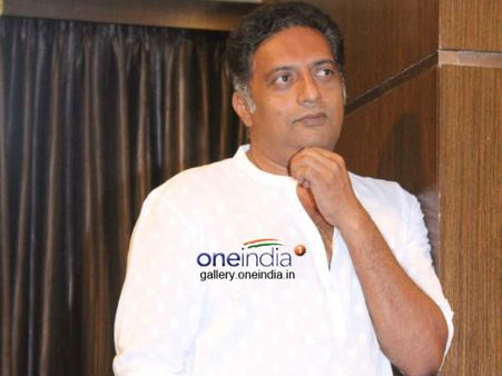 ప్రకాష్ రాజ్ హాజరు: అపవిత్రం అయ్యింది, బీజేపీ కార్యకర్తలు ఏం చేశారంటే, కౌంటర్!