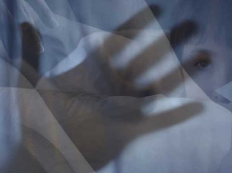 కామాంథుడు అంటే వీడే...మహిళా పేషెంట్ పైనే లైంగిక దాడి!