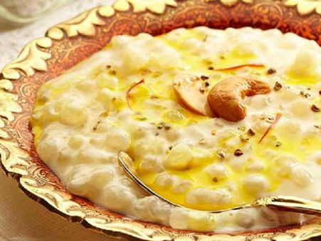 అంతర్జాతీయ మిఠాయిల పండుగ.. వెయ్యికి పైగా నోరూరించే స్వీట్స్‌ !