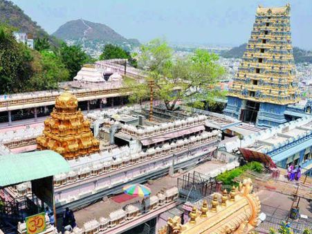 మహిషాసుర మర్థినిని మేలుకొల్పేందుకే...దుర్గమ్మకు రహస్య పూజలు...