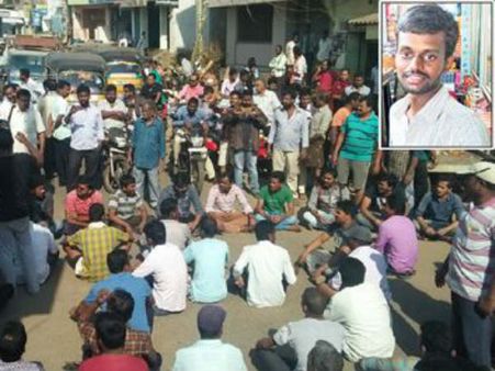 స్వీట్ ఎంగిలిచేయొద్దంటే తీవ్రంగా కొట్టిన కౌన్సిలర్: అవమానంతో యువకుడి ఆత్మహత్య