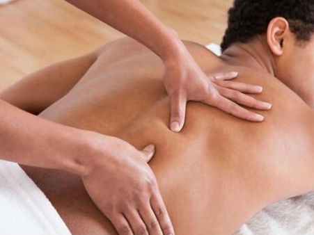 మసాజ్‌కు వచ్చి కోరిక తీర్చాలని వేధింపులు, బాధితురాలు ఏం చేసిందంటే?